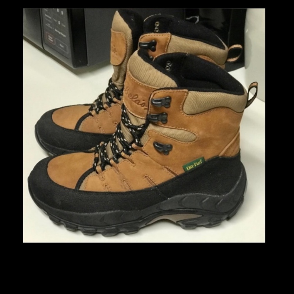Women’s 7 CABELA’S Insulated Waterproof Hiking Boots